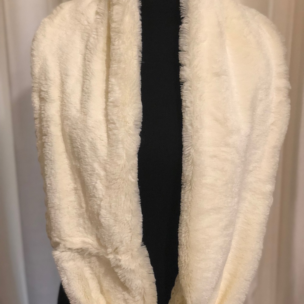 Infinity scarf - Picture 3 of 3